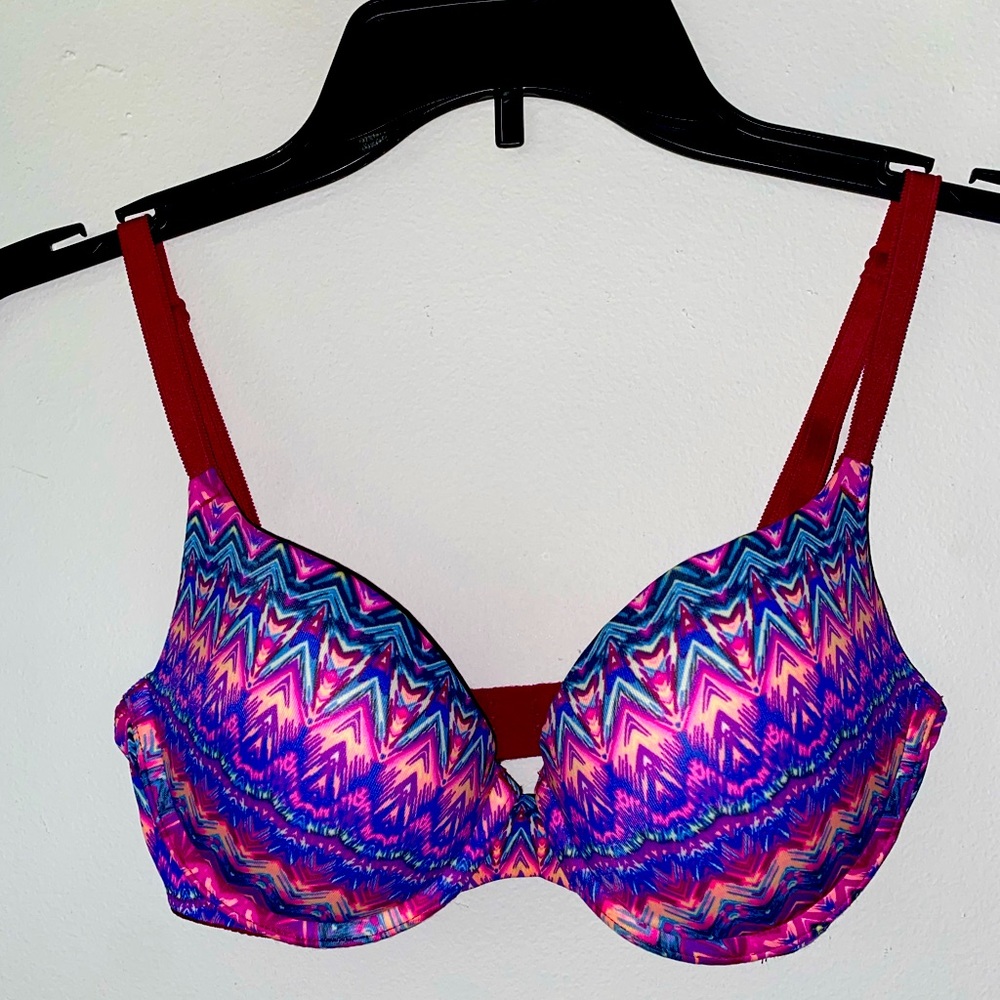 Pink by Victorias Secret Wear Everywhere Push-Up/ Pigeonnant Bra